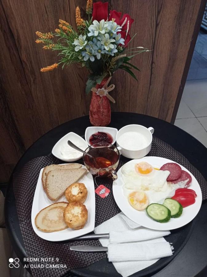 Жомарт Hotel Aktobe Bagian luar foto